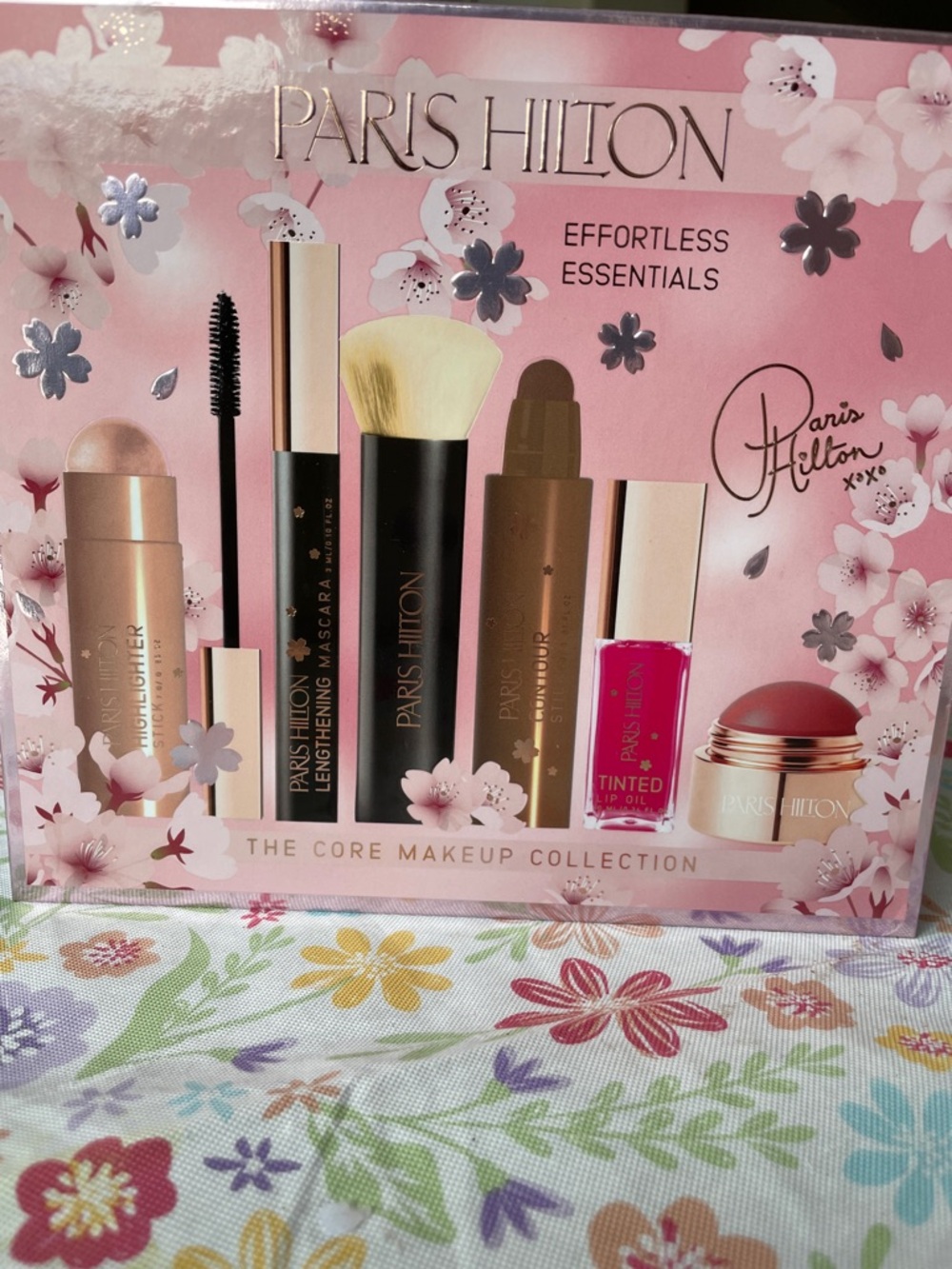 Paris Hilton Effortless Essentials Makeup Set in Pink and Gold